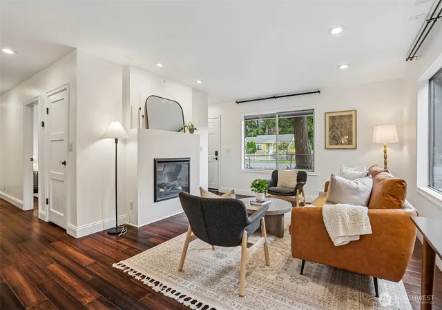 Photo 3 of Single family home for sale at 13717 N Stone Ave, Seattle, WA 98133 | MLS# NWM2589882 | Listing updated on 2026-10-08