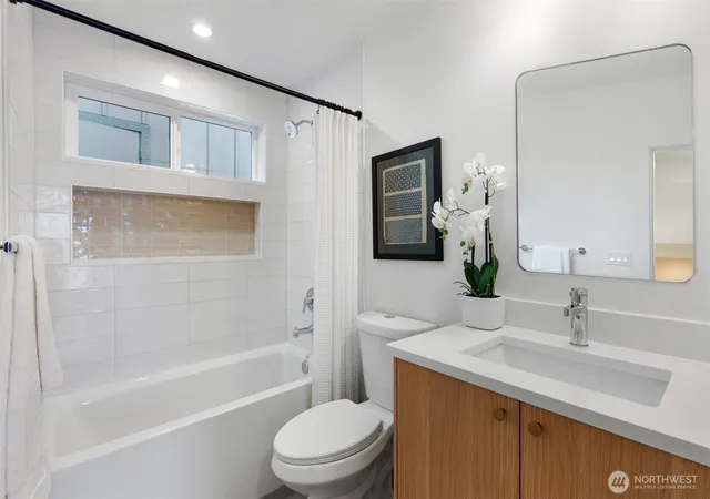 Photo 3 of Condo for sale at 707 N B 65th St, Seattle, WA 98103 | MLS# NWM2589883 | Listing updated on 2026-10-01
