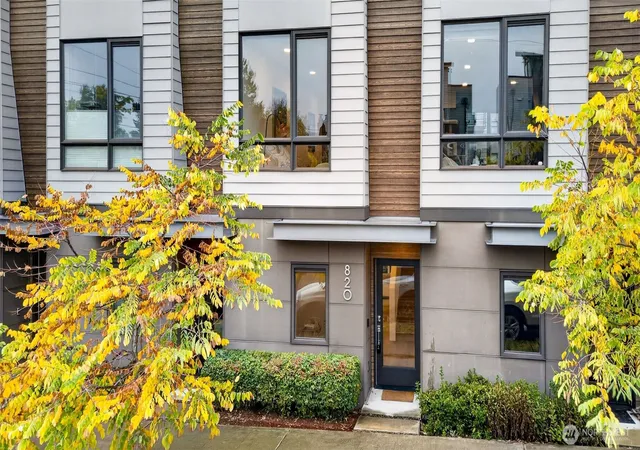 Photo 2 of Townhouse for sale at 820 Ne 63rd Street, Seattle, WA 98115 | MLS# NWM2589884 | Listing updated on 2026-10-01