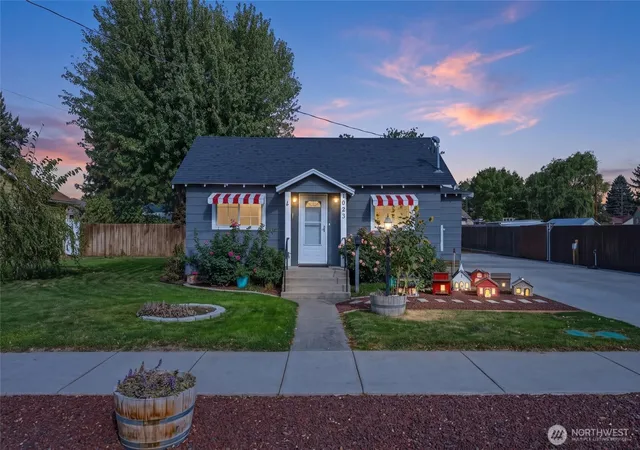 Photo 3 of Sale Pending at 1023 S 3rd Street, Dayton, WA 99328 | MLS# NWM2589894 | Listing updated on 2026-10-08