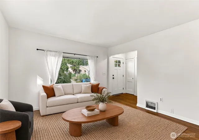 Photo 3 of Single family home for sale at 5756 25th Avenue Ne, Seattle, WA 98105 | MLS# NWM2589896 | Listing updated on 2026-10-02