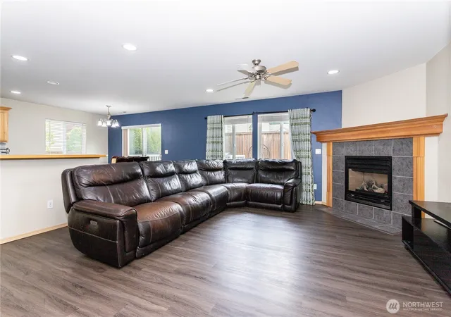 Photo 3 of Single family home for sale at 324 Kirkland Pl SE, Renton, WA 98056 | MLS# NWM2589899 | Listing updated on 2026-10-02