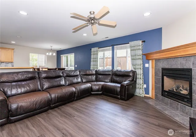 Photo 4 of Single family home for sale at 324 Kirkland Pl SE, Renton, WA 98056 | MLS# NWM2589899 | Listing updated on 2026-10-02