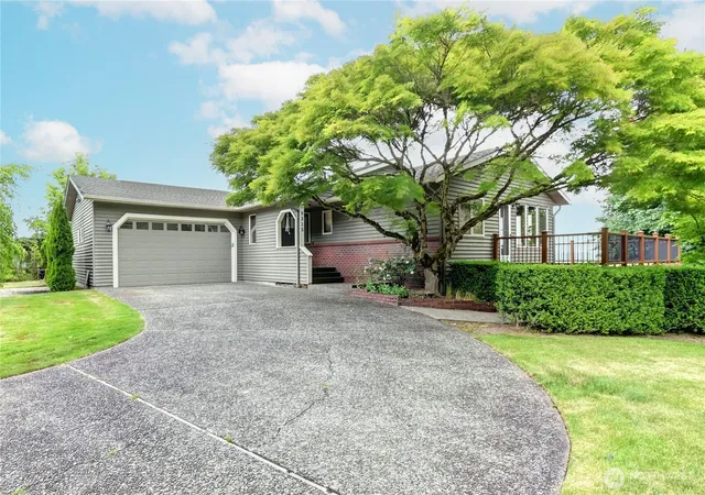 Photo 2 of Single family home for sale at 9315 36th Avenue Se, Everett, WA 98208 | MLS# NWM2589903 | Listing updated on 2026-10-02