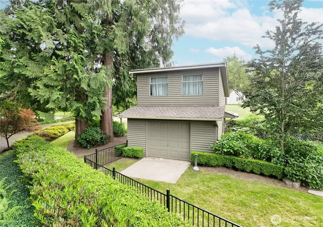 Photo 3 of Single family home for sale at 9315 36th Avenue SE, Everett, WA 98208 | MLS# NWM2589903 | Listing updated on 2026-10-02