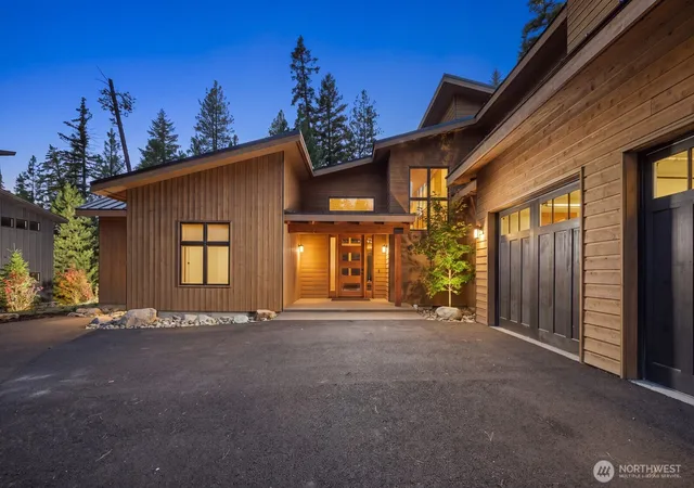 Photo 3 of Single family home for sale at 371 Old Grv Trl, Cle Elum, WA 98922 | MLS# NWM2589910 | Listing updated on 2026-10-08