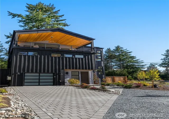Single family home for sale at 1520 NE 113th Street, Seattle, WA 98125 | MLS# NWM2589911