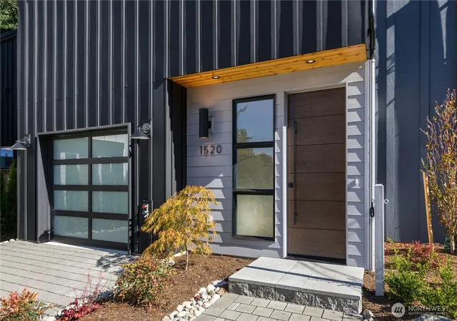 Photo 1 of Single family home for sale at 1520 NE 113th Street, Seattle, WA 98125 | MLS# NWM2589911 | Listing updated on 2026-10-09