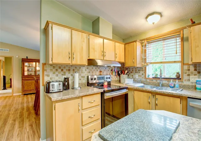 Photo 4 of Manufactured home for sale at 1305 State St, Sedro Woolley, WA 98284 | MLS# NWM2589912 | Listing updated on 2026-10-15