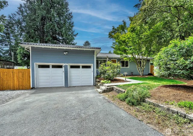 Photo 3 of Single family home for sale at 12815 98th Place Ne, Kirkland, WA 98034 | MLS# NWM2589913 | Listing updated on 2026-10-01