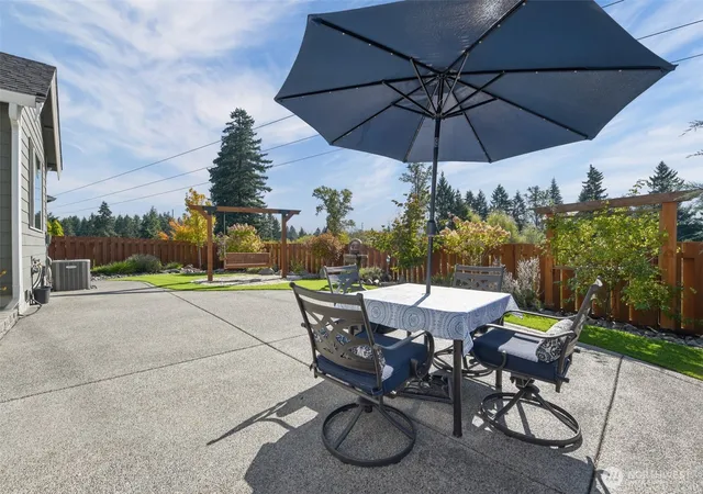 Photo 3 of Single family home for sale at 9425 Bowthorpe St Se, Olympia, WA 98513 | MLS# NWM2589927 | Listing updated on 2026-10-06