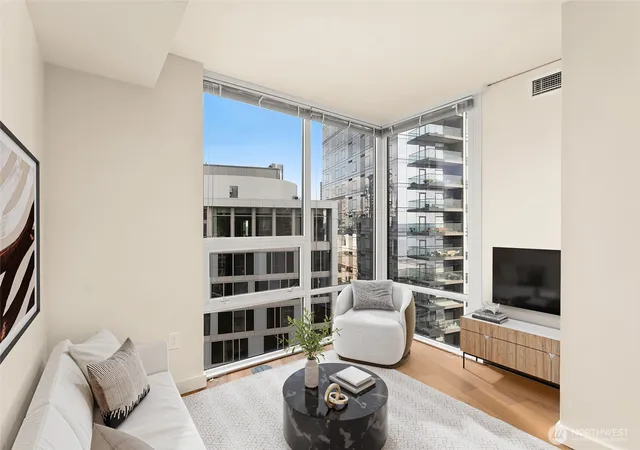 Photo 3 of Condo for sale at 121 Stewart St #1502, Seattle, WA 98101 | MLS# NWM2589935 | Listing updated on 2026-10-01