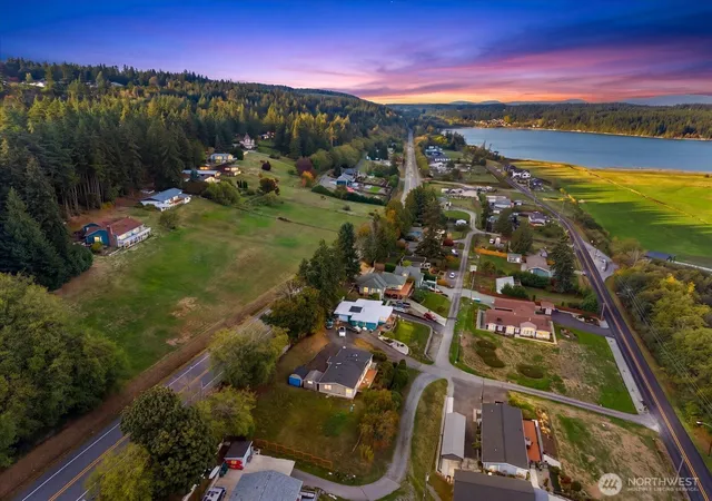 Photo 3 of Manufactured home for sale at 596 Waterline Loop, Camano Island, WA 98282 | MLS# NWM2589936 | Listing updated on 2026-10-23