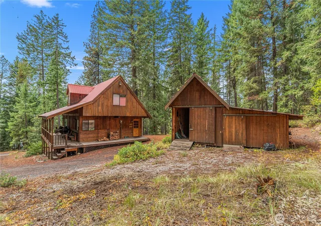 Photo 3 of Single family home for sale at 2471 Tamarack Crst Dr, Leavenworth, WA 98826 | MLS# NWM2589940 | Listing updated on 2026-10-01