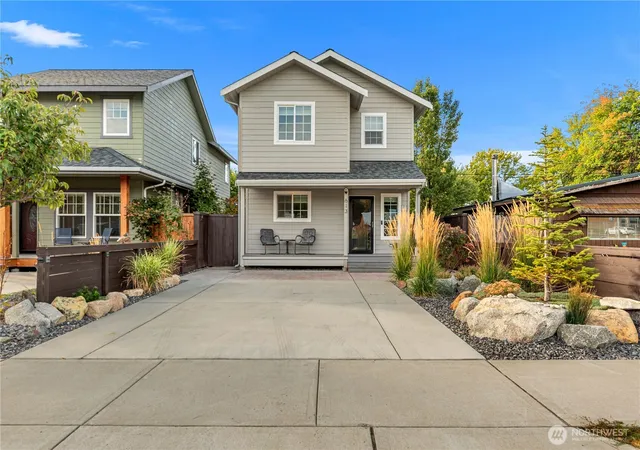 Photo 3 of Single family home for sale at 613 Pine St, Leavenworth, WA 98826 | MLS# NWM2589953 | Listing updated on 2026-10-02
