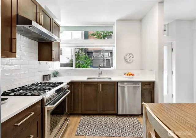 Photo 4 of Townhouse for sale at 2605 22nd Avenue W #B, Seattle, WA 98199 | MLS# NWM2589958 | Listing updated on 2026-10-01