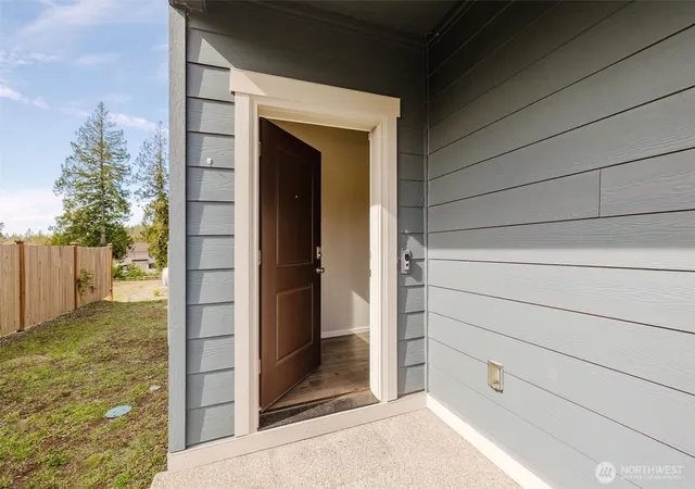 Photo 3 of Townhouse for sale at 6453 Hornet Cir NE, Bremerton, WA 98311 | MLS# NWM2589964 | Listing updated on 2026-10-14