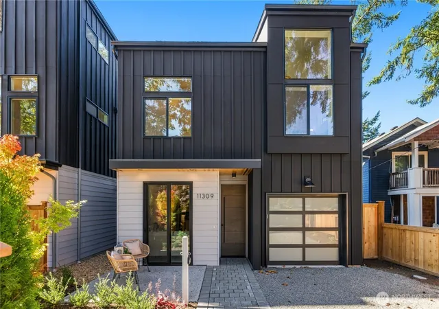 Single family home for sale at 11309 Goodwin Way NE, Seattle, WA 98125 | MLS# NWM2589968