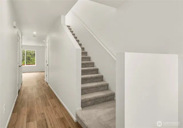 Photo 2 of Single family home for sale at 1367 Salzer Crk Dr, Centralia, WA 98531 | MLS# NWM2589972 | Listing updated on 2026-10-02