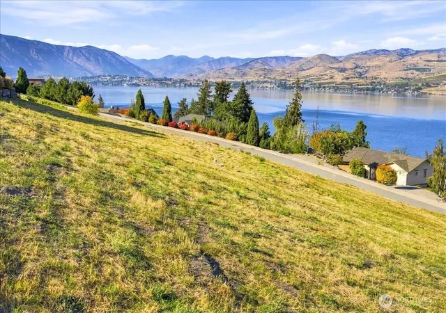 Photo 2 of Land for sale at 155 Grandview Ln, Chelan, WA 98816 | MLS# NWM2589975 | Listing updated on 2026-10-01