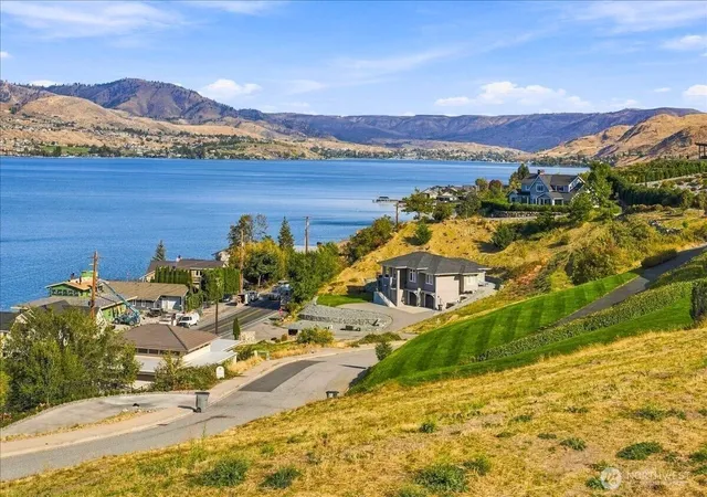 Photo 3 of Land for sale at 155 Grandview Ln, Chelan, WA 98816 | MLS# NWM2589975 | Listing updated on 2026-10-01