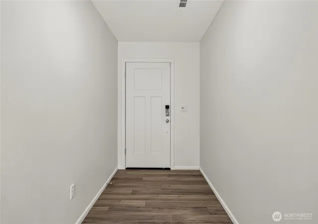 Photo 2 of Single family home for sale at 1437 Salzer Crk Loop, Centralia, WA 98531 | MLS# NWM2589985 | Listing updated on 2026-10-02