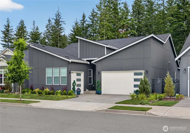 Single family home for sale at 33110 Liberty Ave SE, Black Diamond, WA 98010 | MLS# NWM2589995