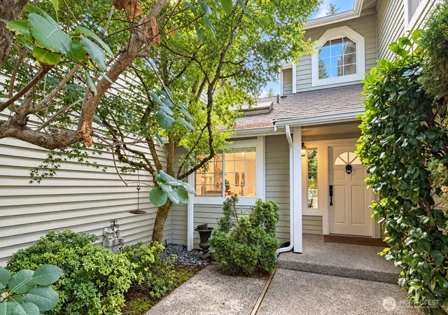 Photo 2 of Townhouse for sale at 15883 Northup Way #59, Bellevue, WA 98008 | MLS# NWM2589999 | Listing updated on 2026-10-02