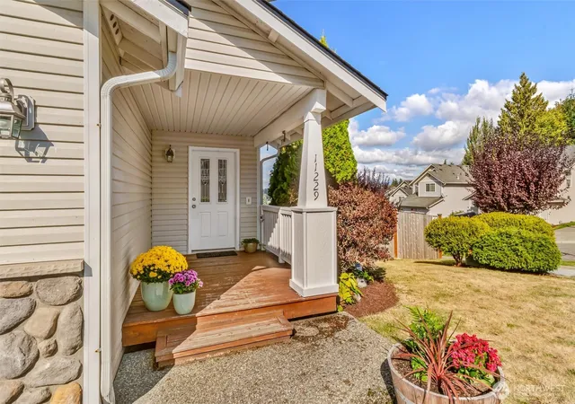 Photo 2 of Single family home for sale at 11229 14th Place Se, Lake Stevens, WA 98258 | MLS# NWM2590006 | Listing updated on 2026-10-02