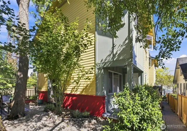 Photo 1 of Single family home for sale at 6527 21st Avenue Ne #3, Seattle, WA 98115 | MLS# NWM2590009 | Listing updated on 2026-10-01