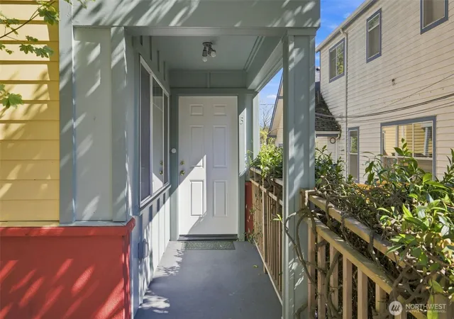 Photo 3 of Single family home for sale at 6527 21st Avenue Ne #3, Seattle, WA 98115 | MLS# NWM2590009 | Listing updated on 2026-10-01
