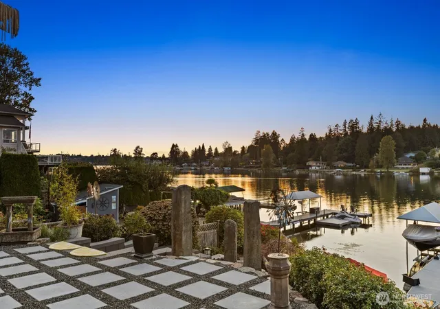 Photo 4 of Single family home for sale at 1504 E Lakeshore Dr, Lake Stevens, WA 98258 | MLS# NWM2590014 | Listing updated on 2026-10-02
