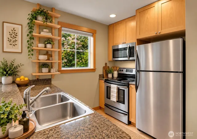 Photo 3 of Townhouse for sale at 5252 12th Avenue Ne #A, Seattle, WA 98105 | MLS# NWM2590020 | Listing updated on 2026-10-02