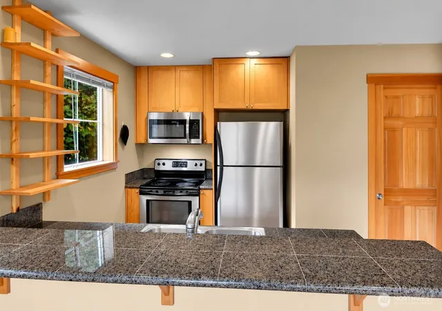 Photo 4 of Townhouse for sale at 5252 12th Avenue NE #A, Seattle, WA 98105 | MLS# NWM2590020 | Listing updated on 2026-10-02