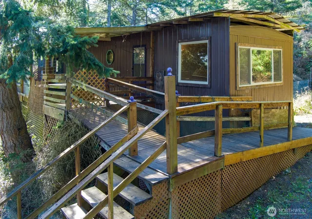 Photo 3 of Manufactured home for sale at 105 Crestview Dr, Friday Harbor, WA 98250 | MLS# NWM2590030 | Listing updated on 2026-10-08