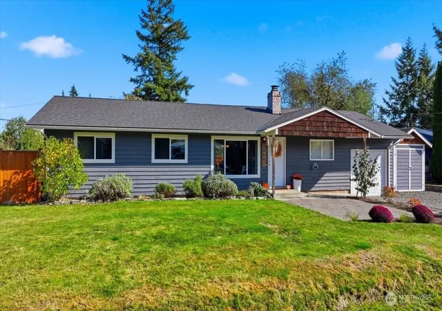 Photo 2 of Single family home for sale at 20807 3rd Avenue W, Lynnwood, WA 98036 | MLS# NWM2590037 | Listing updated on 2026-10-10