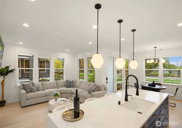 Photo 4 of Condo for sale at 10263 135th Circle NE #33, Kirkland, WA 98033 | MLS# NWM2590040 | Listing updated on 2026-10-01