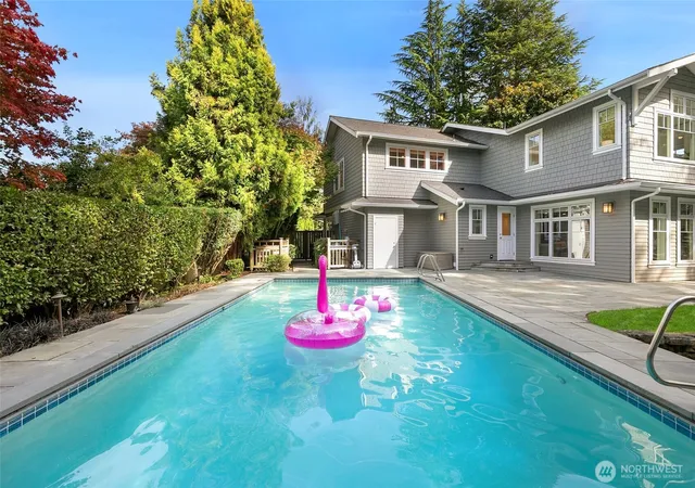 Photo 2 of Single family home for sale at 37 Tatoosh Ky, Bellevue, WA 98006 | MLS# NWM2590041 | Listing updated on 2026-10-02