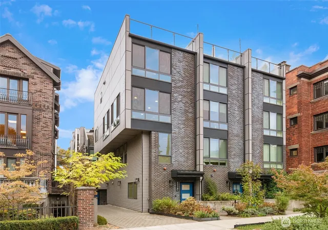 Townhouse for sale at 1116 Broadway E #C, Seattle, WA 98102 | MLS# NWM2590046