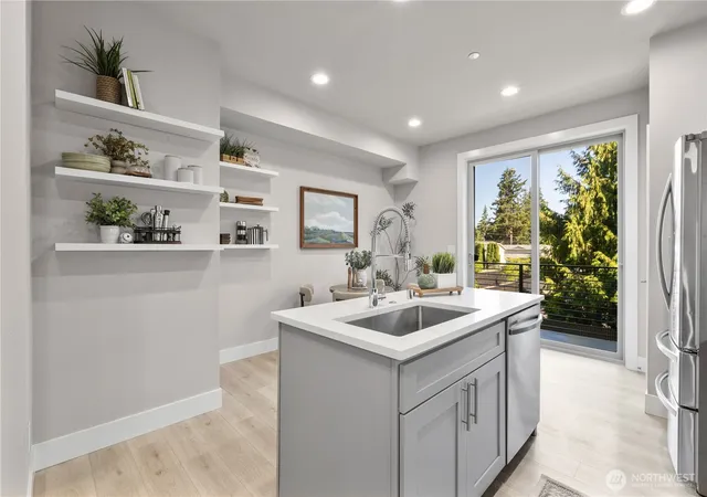 Photo 2 of Townhouse for sale at 5020 148th Street Sw #E3, Edmonds, WA 98026 | MLS# NWM2590048 | Listing updated on 2026-10-02