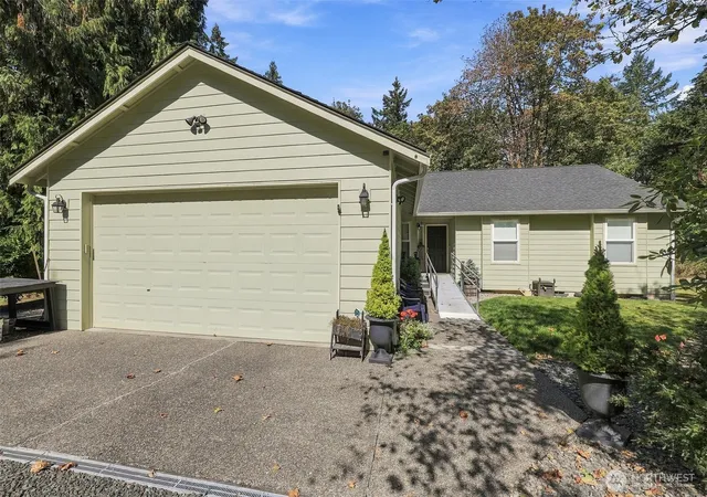 Photo 1 of Single family home for sale at 2012 Lorraine Dr Se, Olympia, WA 98501 | MLS# NWM2590053 | Listing updated on 2026-10-02