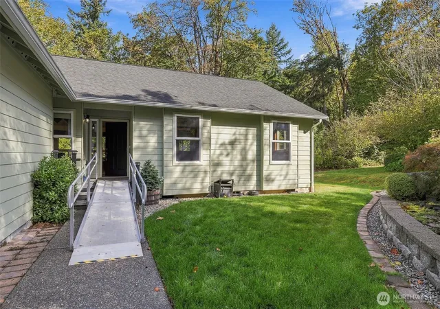 Photo 2 of Single family home for sale at 2012 Lorraine Dr Se, Olympia, WA 98501 | MLS# NWM2590053 | Listing updated on 2026-10-02