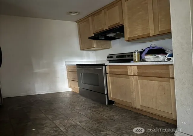 Photo 4 of Condo for sale at 32110 SW 45th Place #B-4, Federal Way, WA 98023 | MLS# NWM2590065 | Listing updated on 2026-10-02