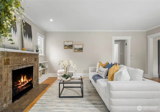 Photo 3 of Single family home for sale at 7520 Linden Ave N, Seattle, WA 98103 | MLS# NWM2590073 | Listing updated on 2026-10-01