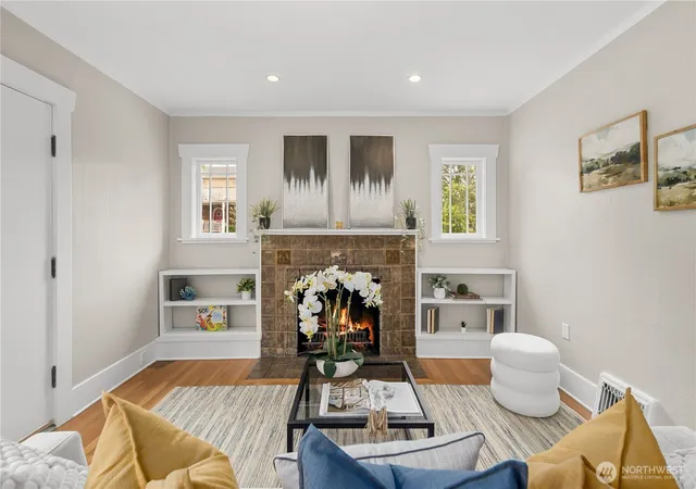 Photo 4 of Single family home for sale at 7520 Linden Ave N, Seattle, WA 98103 | MLS# NWM2590073 | Listing updated on 2026-10-01