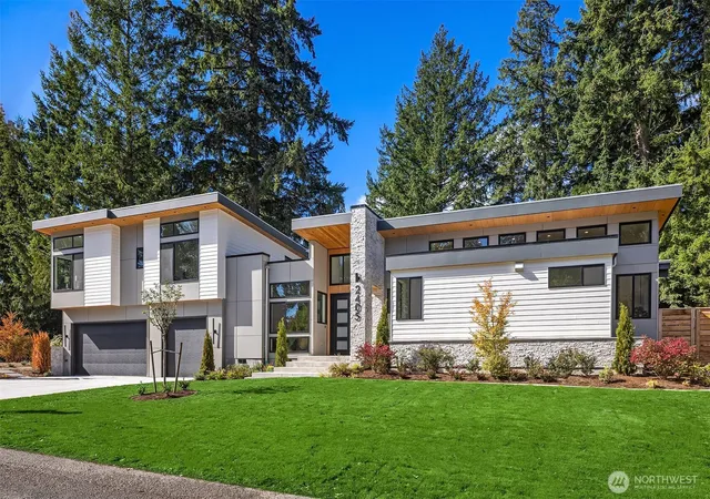 Photo 2 of Single family home for sale at 2405 162nd Avenue Ne, Bellevue, WA 98008 | MLS# NWM2590075 | Listing updated on 2026-10-02