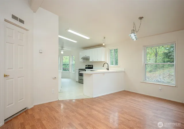 Photo 4 of Manufactured home for sale at 6396 Kalama River Rd, Kalama, WA 98625 | MLS# NWM2590078 | Listing updated on 2026-10-01