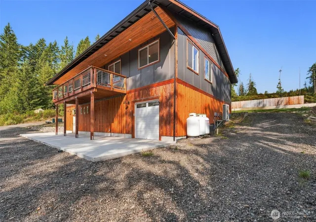 Photo 2 of Single family home for sale at 4311 E Mason Lake Dr W, Grapeview, WA 98546 | MLS# NWM2590083 | Listing updated on 2026-10-20