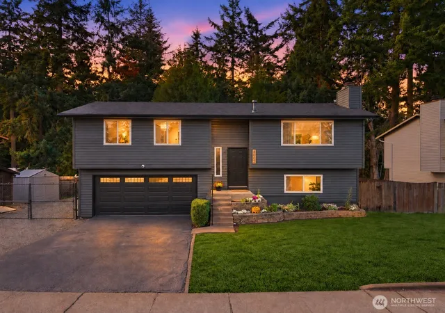 Photo 1 of Single family home for sale at 4002 Sw 333rd Street, Federal Way, WA 98023 | MLS# NWM2590092 | Listing updated on 2026-10-02