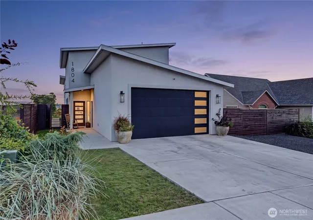 Single family home for sale at 1804 S Beaumont Dr, Moses Lake, WA 98837 | MLS# NWM2590106